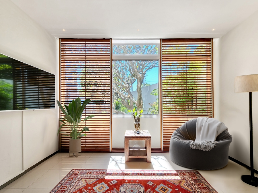 3 Bedroom Property for Sale in Sea Point Western Cape